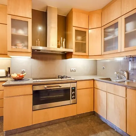 Elegant With Panoramic View In The Heart Of Lisbon