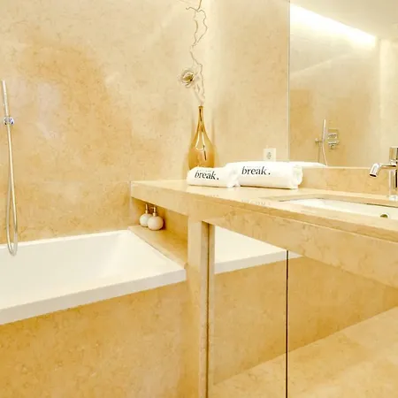 Elegant With Panoramic View In The Heart Of *
