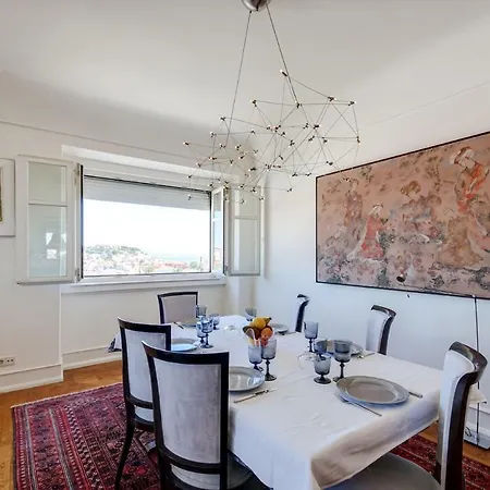 Elegant With Panoramic View In The Heart Of * Lissabon