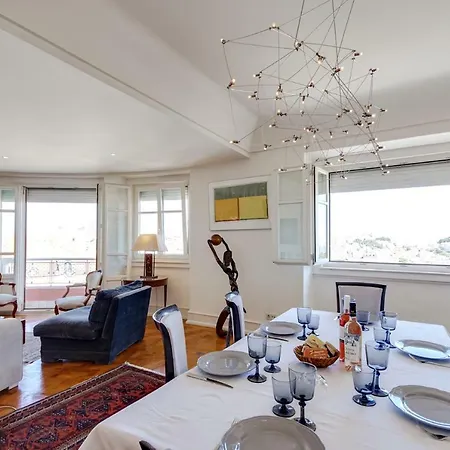 Elegant With Panoramic View In The Heart Of * Lissabon