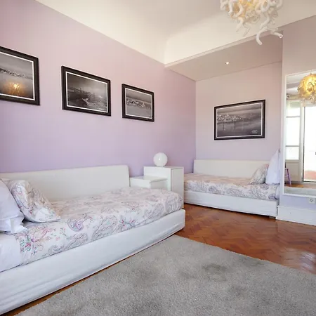 Elegant With Panoramic View In The Heart Of